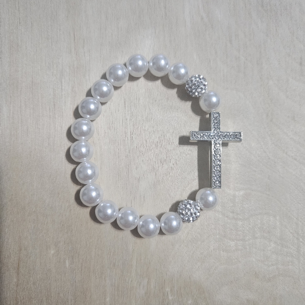 Cross Bracelet Fashion Bracelet.